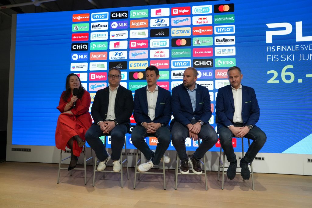 Tjaša Kolenc Filipčič, Aleš Petejan, Peter Prevc, Uroš Zupan in Tomaž Šušteršič, foto: OK Planica