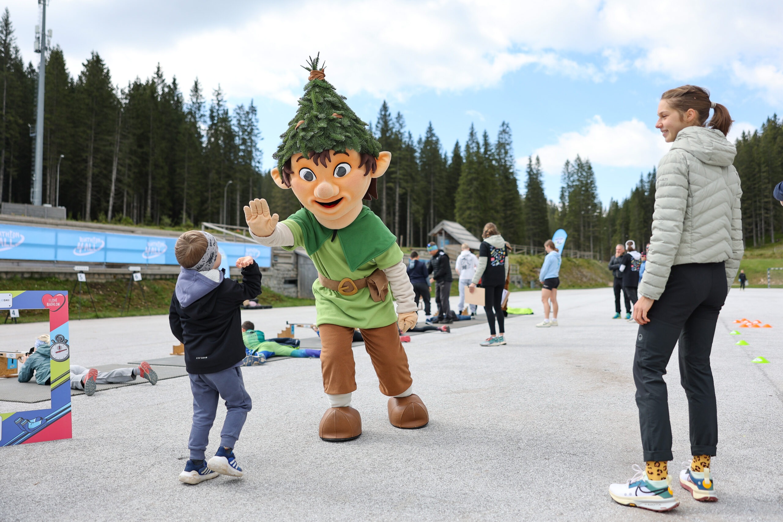 Na Pokljuki je mednarodni dan biatlona praznovalo več kot 100 otrok.
Foto: Anže Kacin / IBU